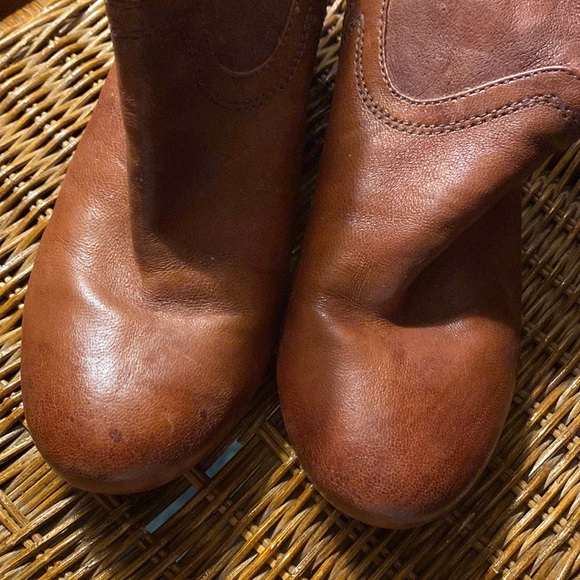 Frye Carson Wedge Bootie size 8 - Picture 3 of 7